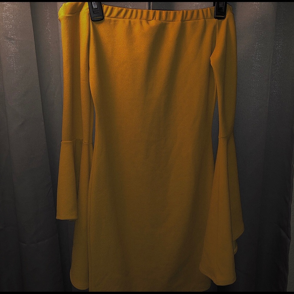 Off-the-Shoulder dress
